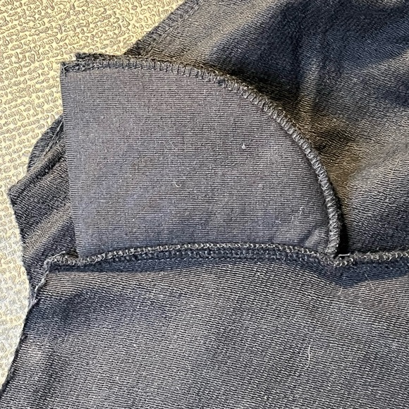 3/$30 Revamped | Black Padded Sleeveless Crop Top | Size L - Picture 4 of 10